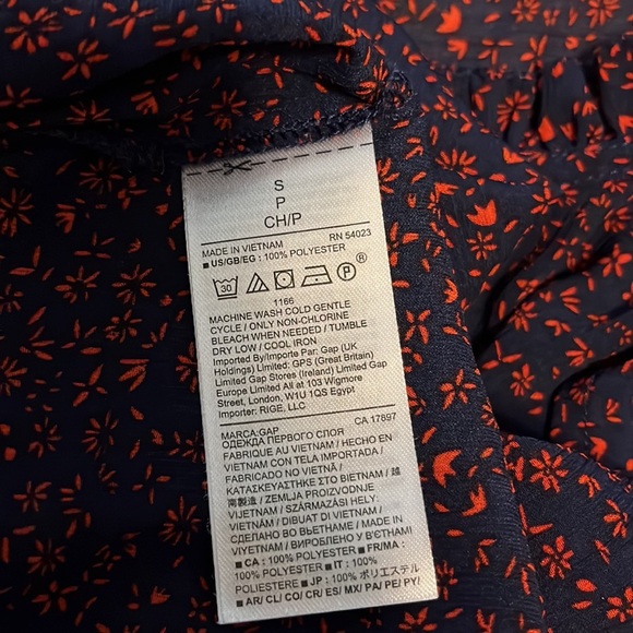 GAP Floral Red Blue Tank w/Keyhole detail & Ruffle Neck Sz. S Semi Sheer - Picture 6 of 7